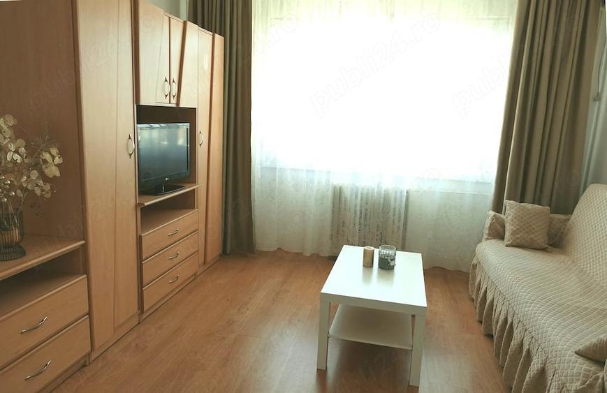 Apartament cu 3 camere semidecomandat, mobilat în Gara de Nord