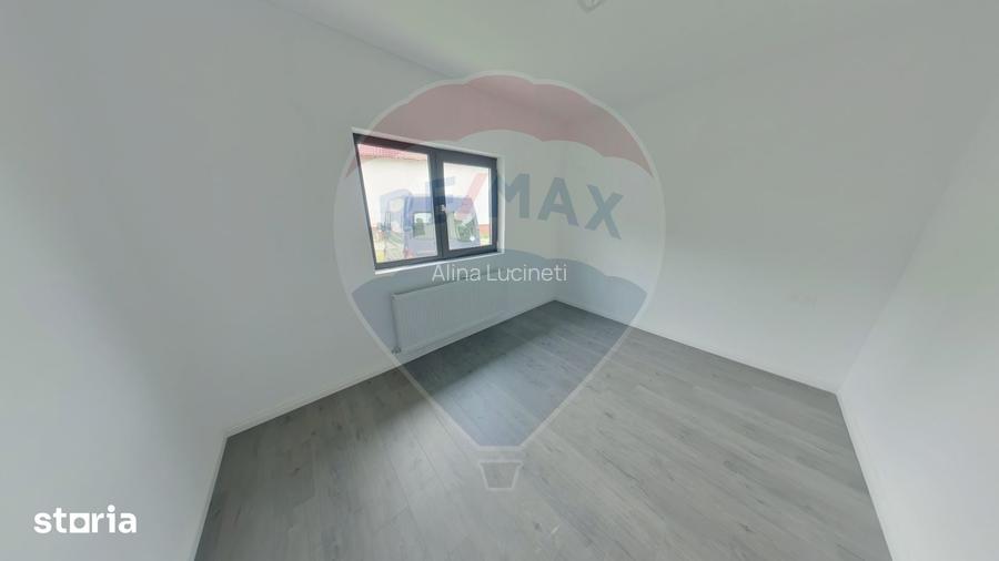 Casa / Vila cu 4 camere