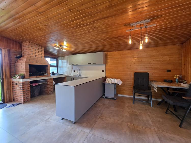 Duplex cu 4 camere cu Canalizare în Stupini