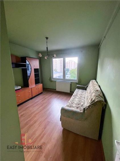 Apartament cu 3 camere decomandat în Tudor