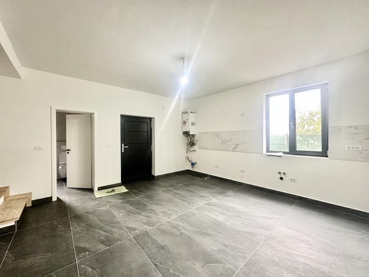 Duplex cu 4 camere cu Canalizare în Moșnița Nouă