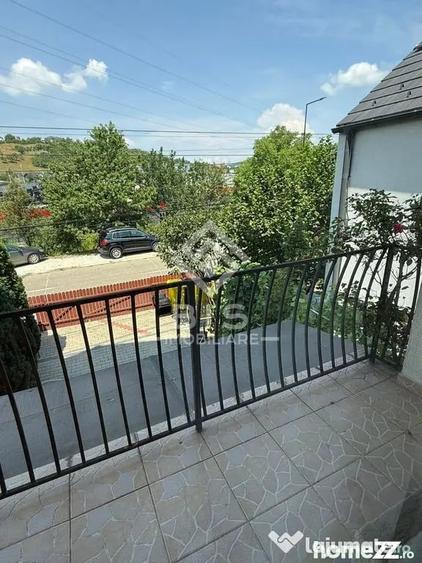 Apartament cu 4 camere decomandat în Central