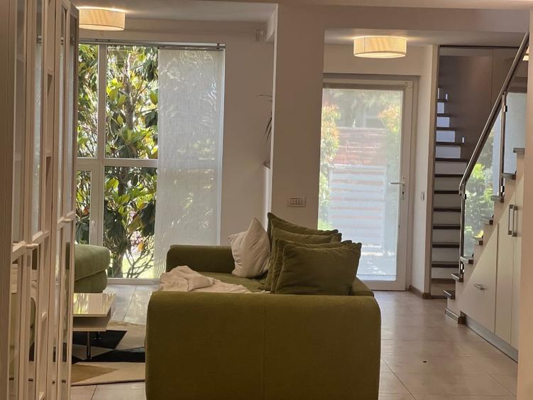 Duplex cu 4 camere cu Canalizare în Grădiște