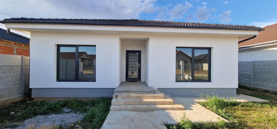 Casă cu 4 camere în Sântandrei