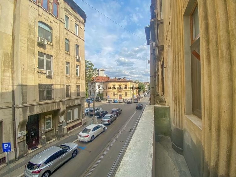 Apartament cu 3 camere semidecomandat, mobilat în Cișmigiu