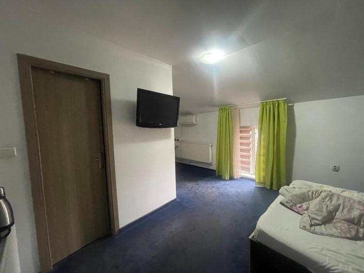 Casă individuală cu 6 camere cu Canalizare în Central
