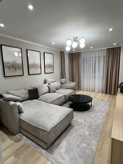 Apartament cu 4 camere decomandat în Ultracentral