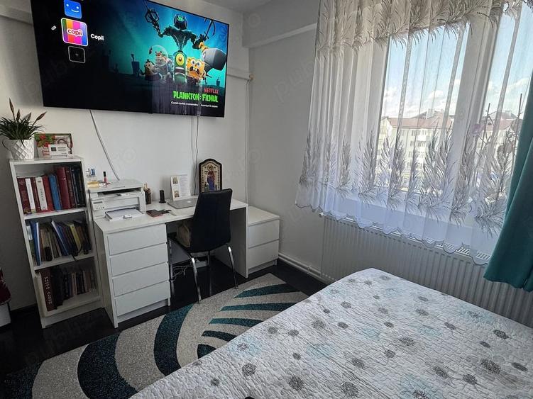Apartament cu 3 camere decomandat în Central