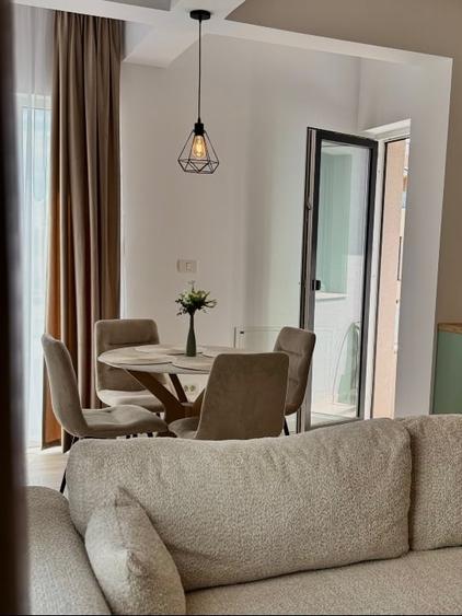 Apartament cu 2 camere decomandat, mobilat în Torontalului