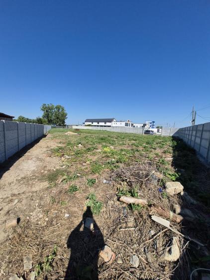 Teren de 1900 mp, în Dara
