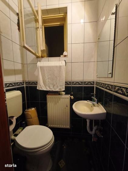 Apartament cu 3 camere decomandat, mobilat în Central — fotografia 1