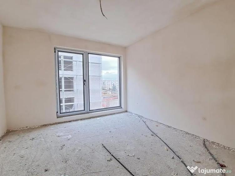 Apartament cu 2 camere semidecomandat în Între Lacuri
