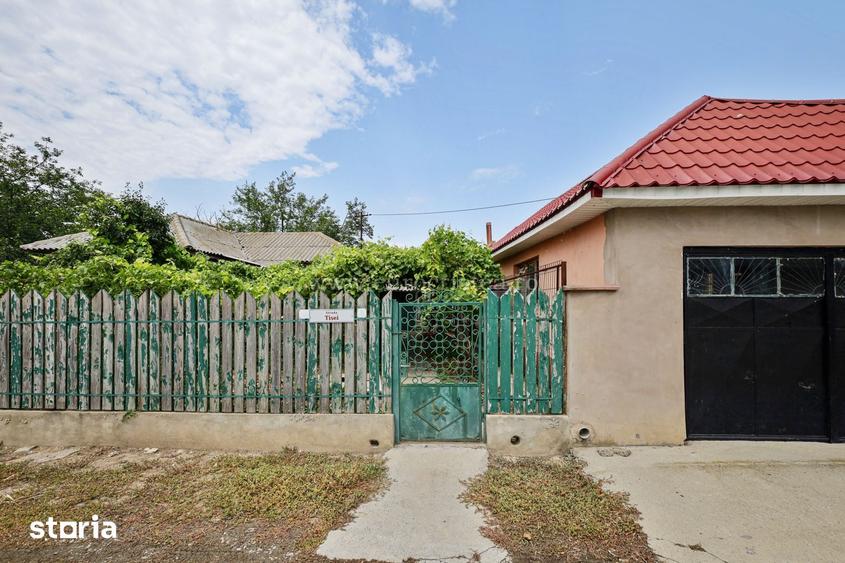 Casă cu 4 camere cu Teren 1531 Mp în Pecineaga