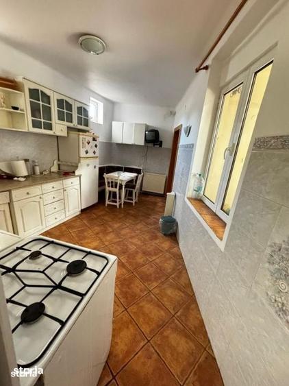 Casă cu 5 camere cu Teren 1000 Mp în Titulescu