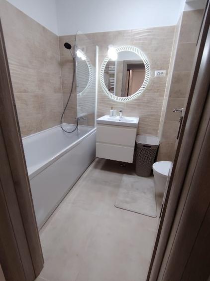 Apartament cu 2 camere decomandat în Apărătorii Patriei