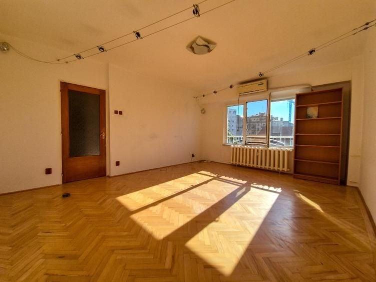 Garsonieră decomandată în P-ța Muncii