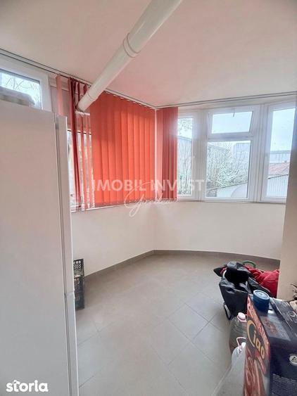 Apartament cu 3 camere în Cetate