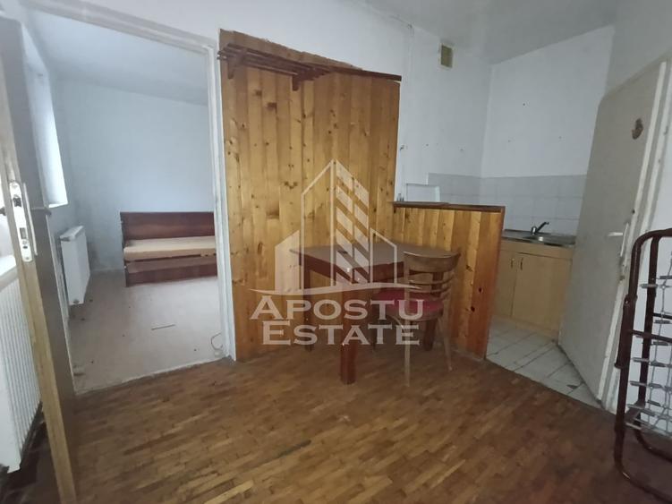 Casă individuală cu 9 camere cu Canalizare în Șagului