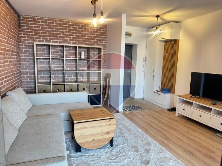 Apartament cu 3 camere semidecomandat, mobilat în Theodor Pallady