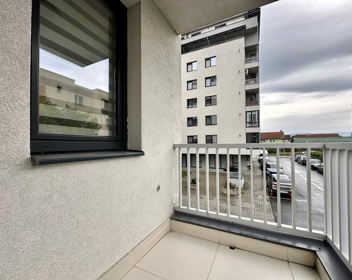 Apartament cu 3 camere semidecomandat, mobilat în Mărăști