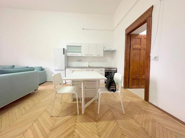 Apartament cu 4 camere decomandat, mobilat în Ultracentral