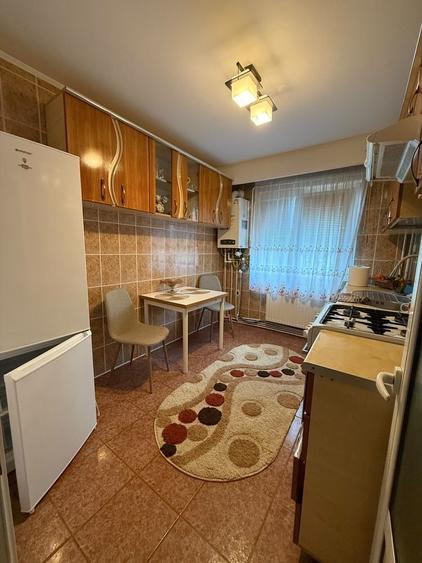 Apartament cu 2 camere semidecomandat în George Enescu
