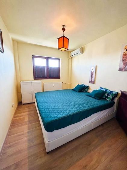Apartament cu 3 camere decomandat, mobilat în Polonă
