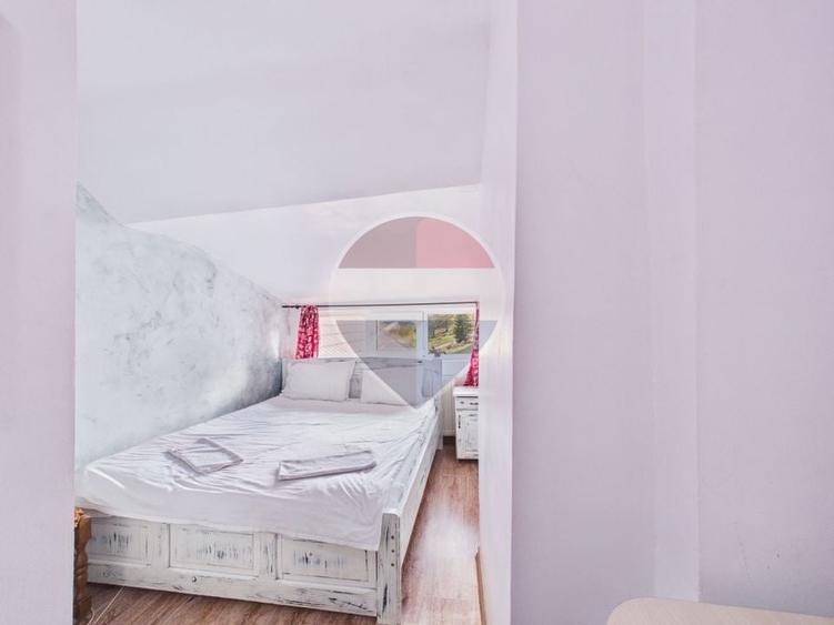 Hotel/Pensiune, de 4,535 mp, în Moroeni