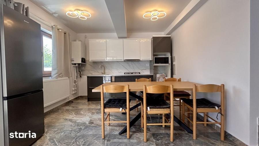 Casă cu 7 camere cu Teren 250 Mp în Nord