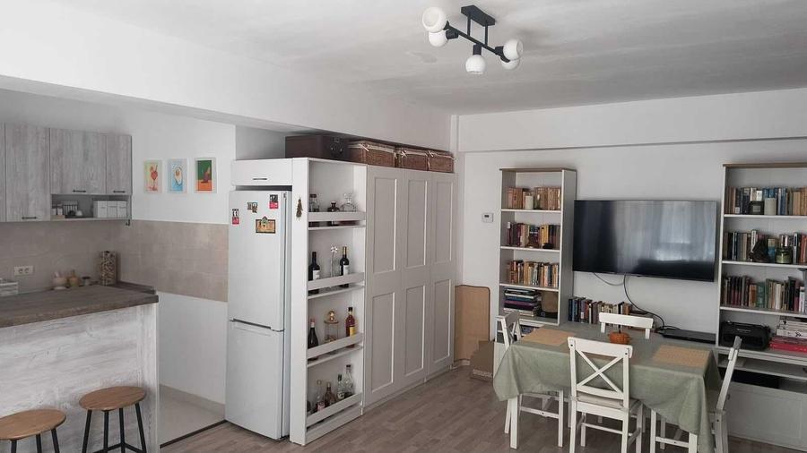 Apartament cu 2 camere decomandat în Exterior Vest