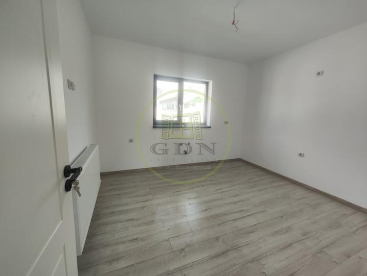 Casă individuală cu 3 camere cu Canalizare în Preajba