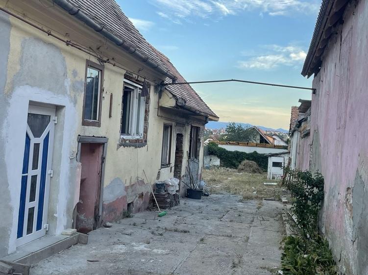 Casă cu 4 camere în Turnișor