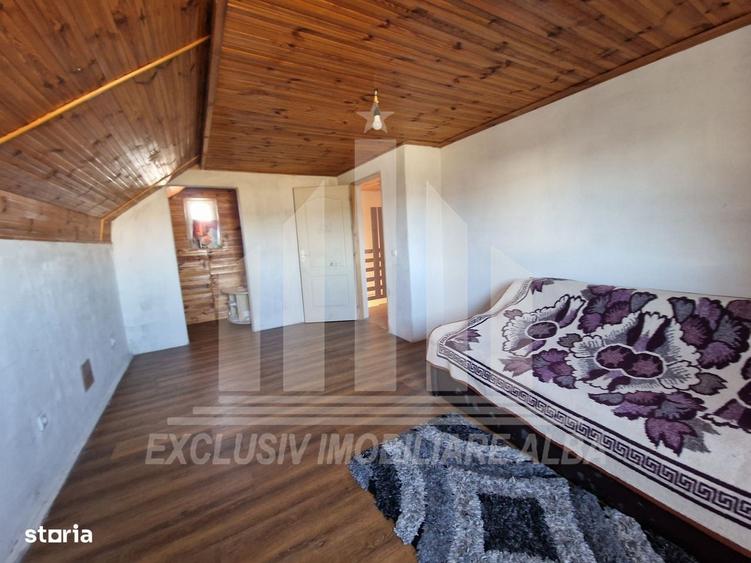 Casă cu 3 camere în Petrești