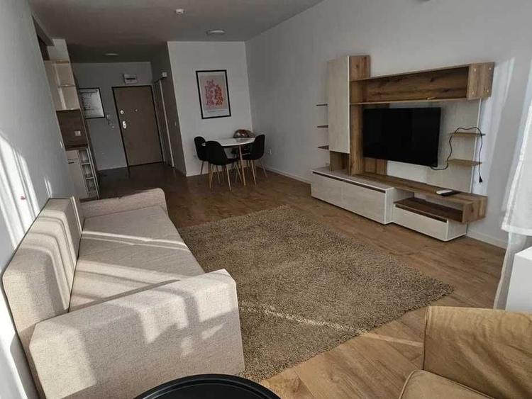Apartament cu 2 camere semidecomandat în 1 Decembrie 1918
