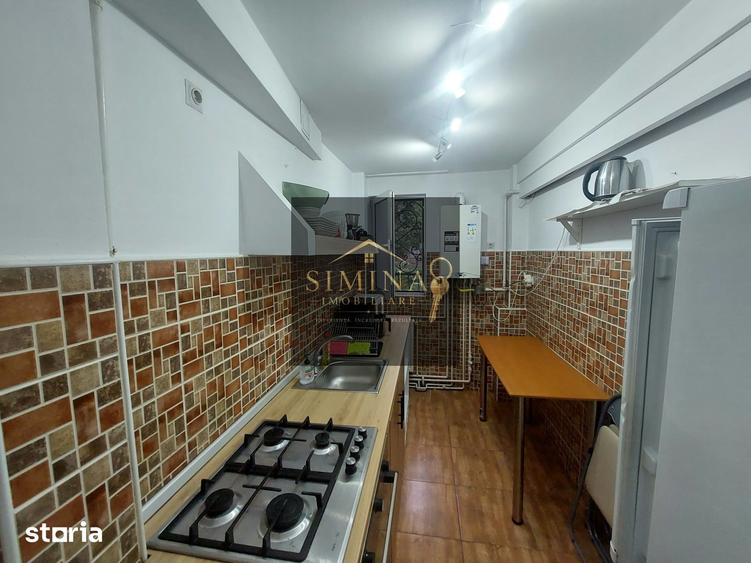 Apartament cu 3 camere decomandat în 22 Decembrie 1989