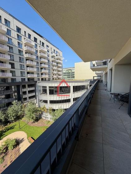 Apartament cu 2 camere semidecomandat, mobilat în Baza 3