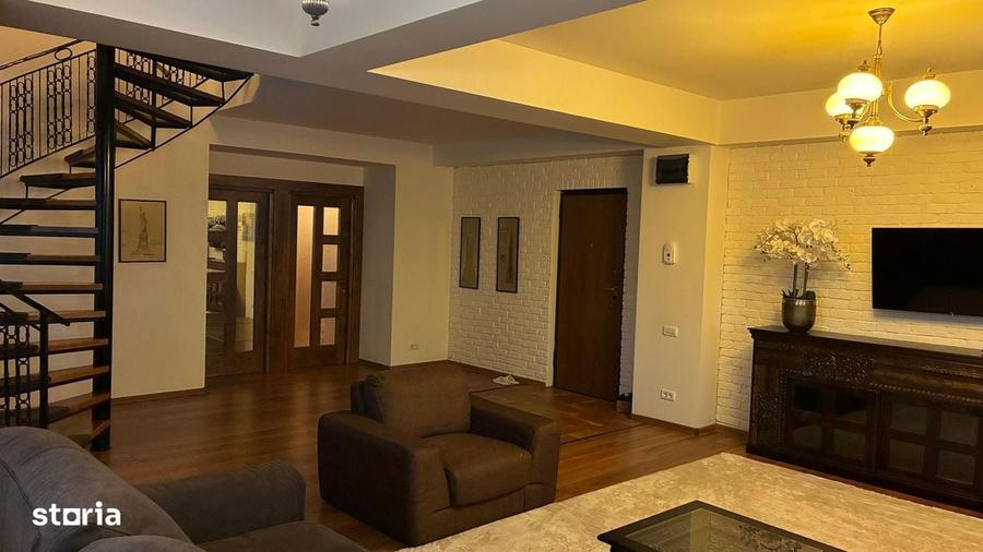 Apartament cu 3 camere în Sud