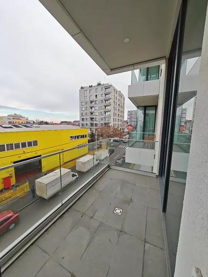 Apartament cu 3 camere decomandat în Aviației