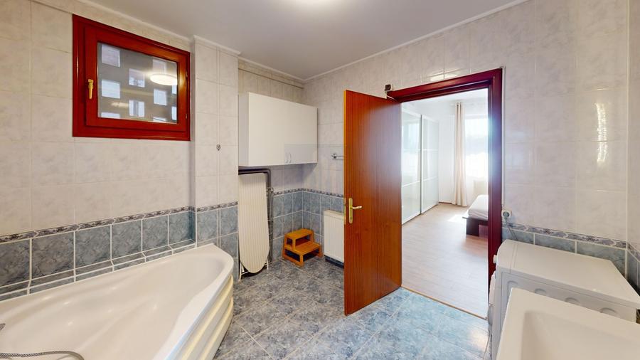 Apartament cu 3 camere decomandat, mobilat în Aviatorilor
