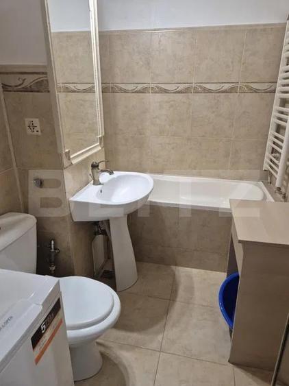 Apartament cu 2 camere decomandat, mobilat în Decebal