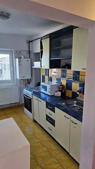 Apartament cu 2 camere decomandat în Uiești