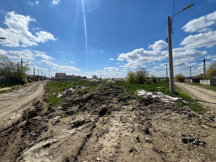 Teren 9000 mp, cu dublă deschidere, Craiova