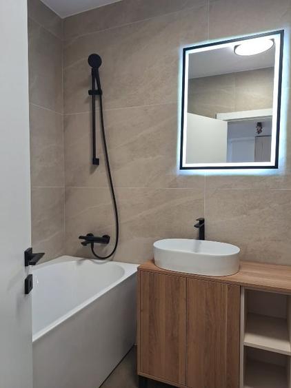 Apartament cu 2 camere semidecomandat, mobilat în Florești