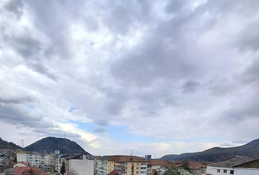 Apartament cu 2 camere decomandat în Precista