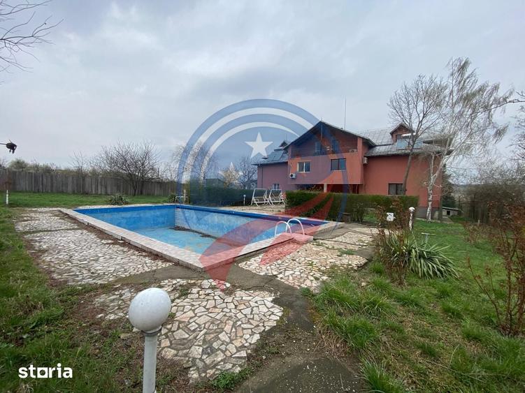 Casă cu 5 camere cu Teren 2500 Mp în Bucovăț