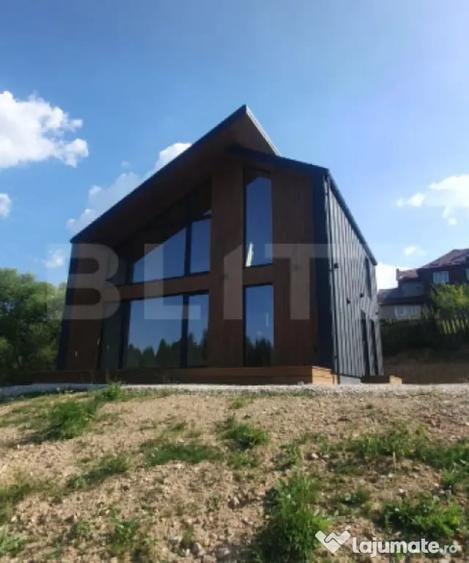 Casă cu 4 camere cu Teren 924 Mp în Central