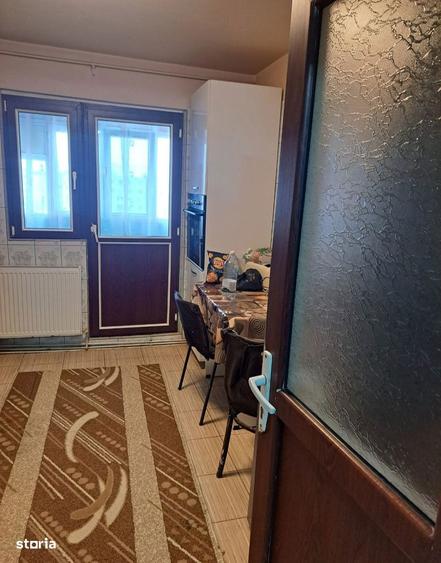 Apartament cu 4 camere în Rahova