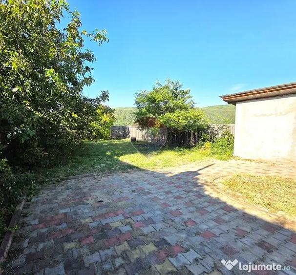 Casă cu 5 camere cu Teren 950 Mp în Cândești
