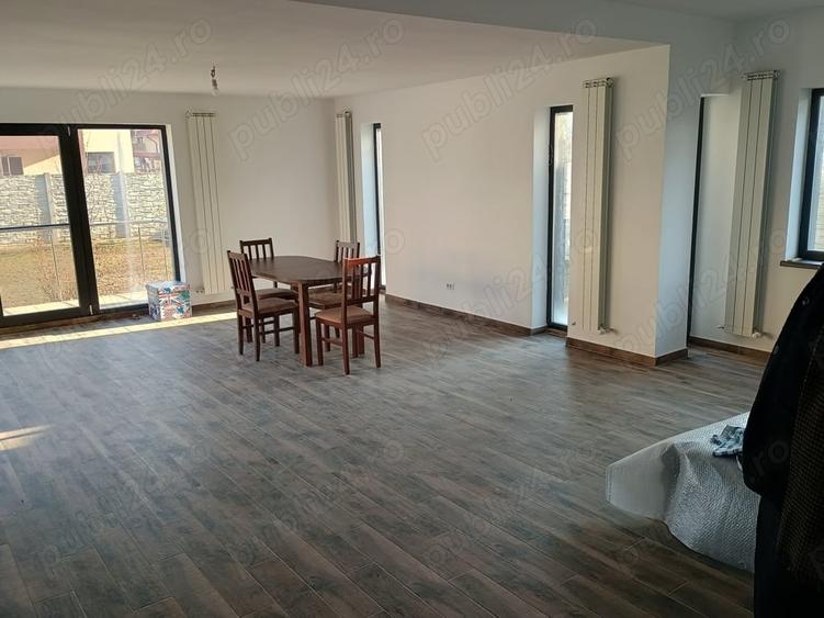 Casă cu 2 camere în Central