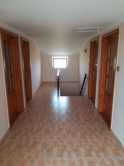 Casă individuală cu 4 camere cu Garaj în Corbu